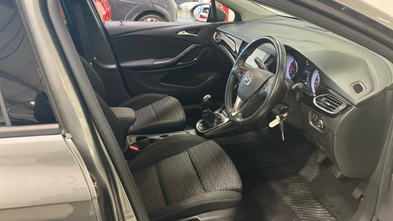 Vauxhall Astra 1.0T ecoTEC SRi 5dr Petrol Hatchback